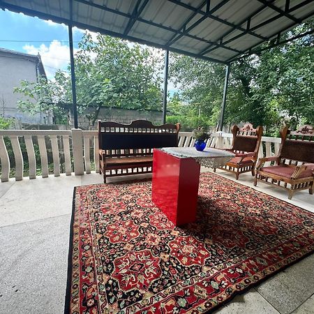 Zara-Guest House Zugdidi Esterno foto
